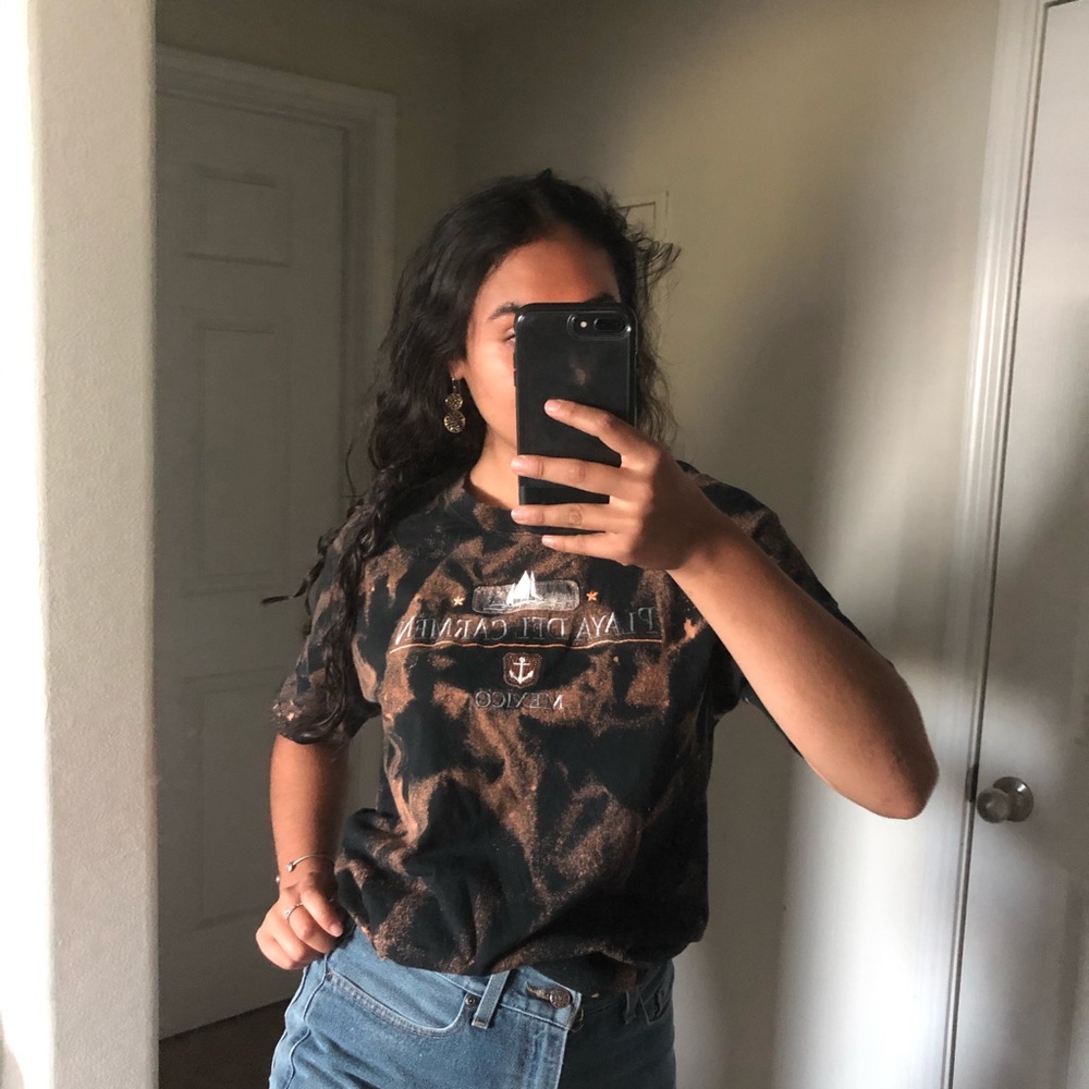 Graphic tee shirt